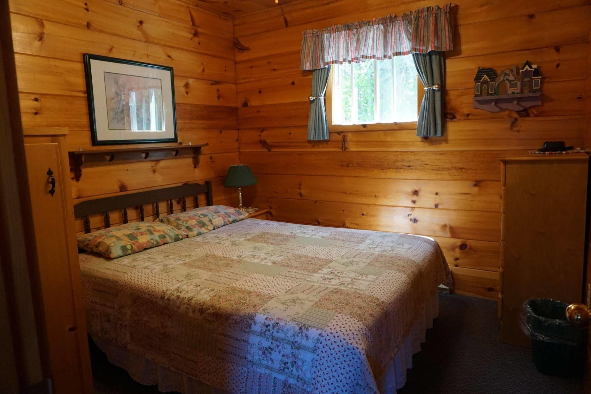Meadowview Chalet North Milton